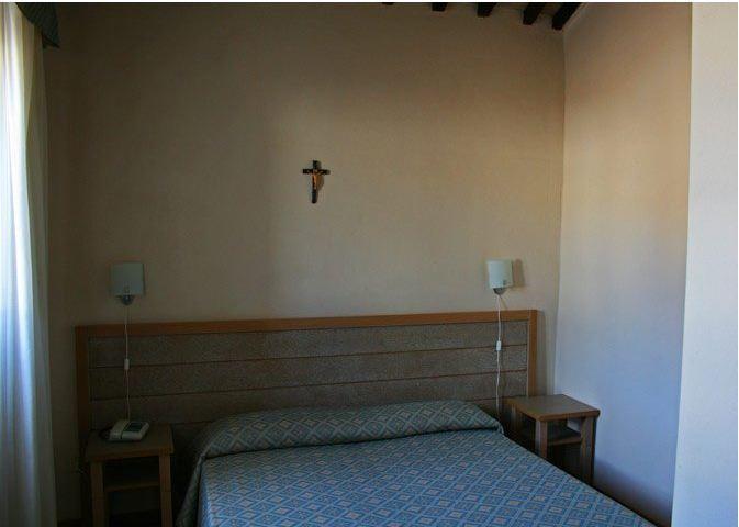 Casa Religiosa Di Ospitalita San Ponziano Bed and Breakfast Spoleto Exterior foto